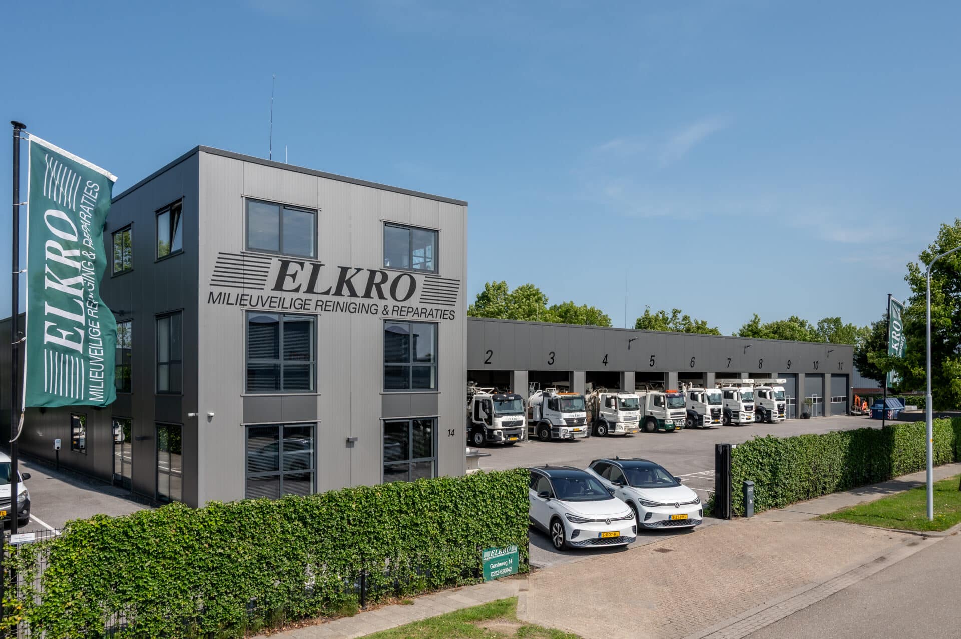 Wagenpark en pand Elkro